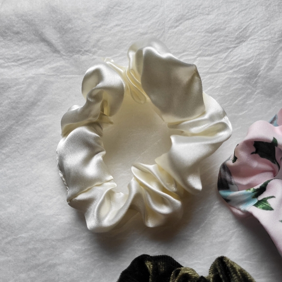 Hair bands - Picture 4 of 4